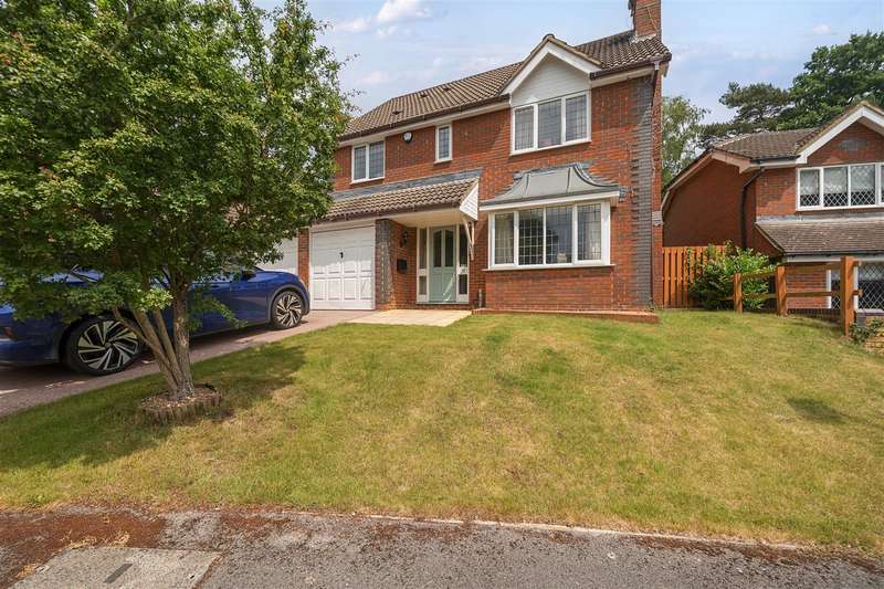 4 Bedrooms Detached House for sale in Lupin Ride, Crowthorne, Berkshire, RG45