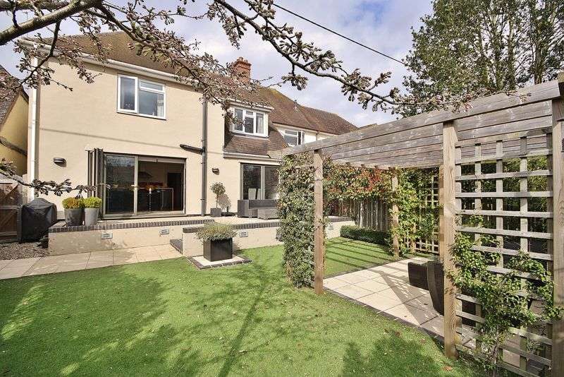Property for Sale in 116 Woodstock Road Witney Ox28 1dy