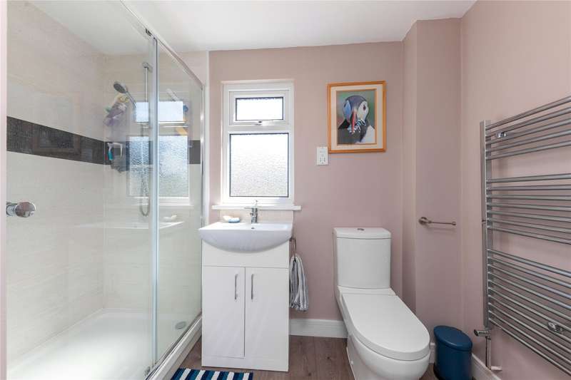 Property for Sale in Foxcote, Finchampstead, Wokingham, Berkshire, Rg40