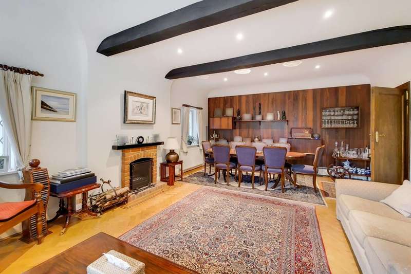 Properties for Sale in Edgware, Canons Drive Edgware Middlesex