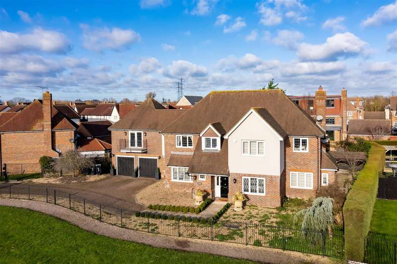 Properties for Sale in Waltham Cross, Waltham Abbey Essex