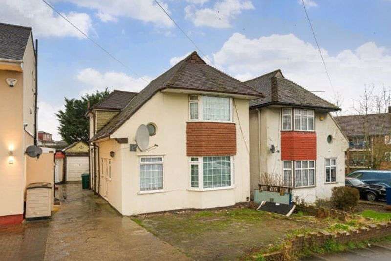 Properties for Sale in Edgware, Ha8