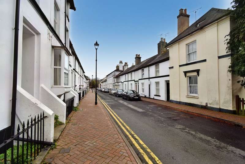 Property to rent in Queen Street, Ashford, Tn23