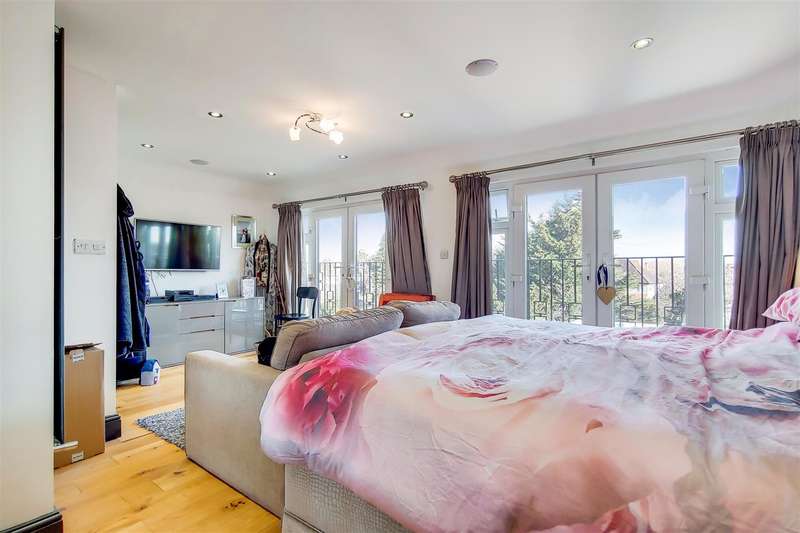 Property for Sale in Village Road, Enfield, En1