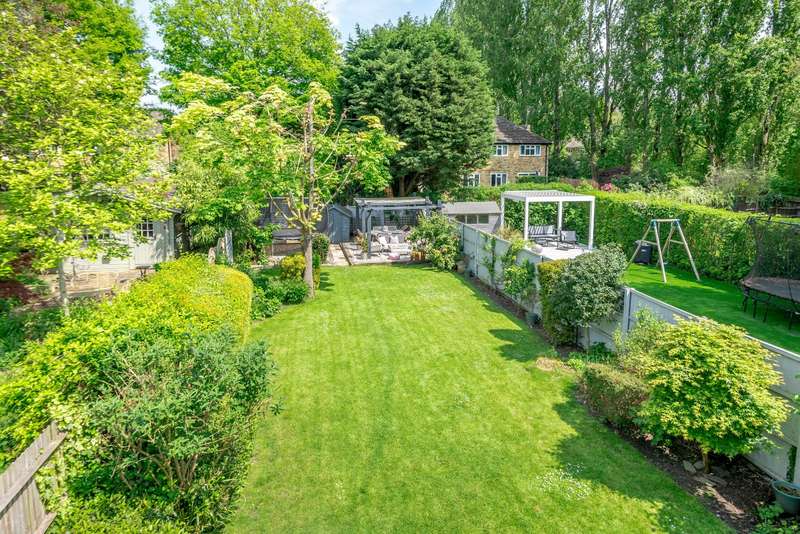 Property for Sale in Poplar Avenue, Windlesham, Surrey, Gu20