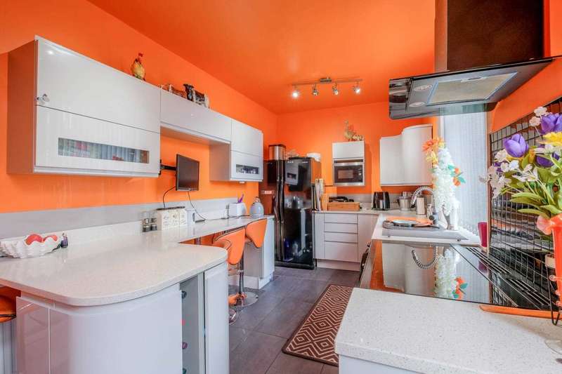 Property for Sale in Wetlands Road, Meltham, Hd9