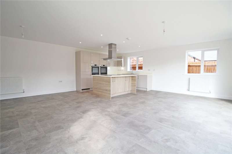 Property for Sale in Keston Fields, Pinchbeck, Spalding, Lincolnshire