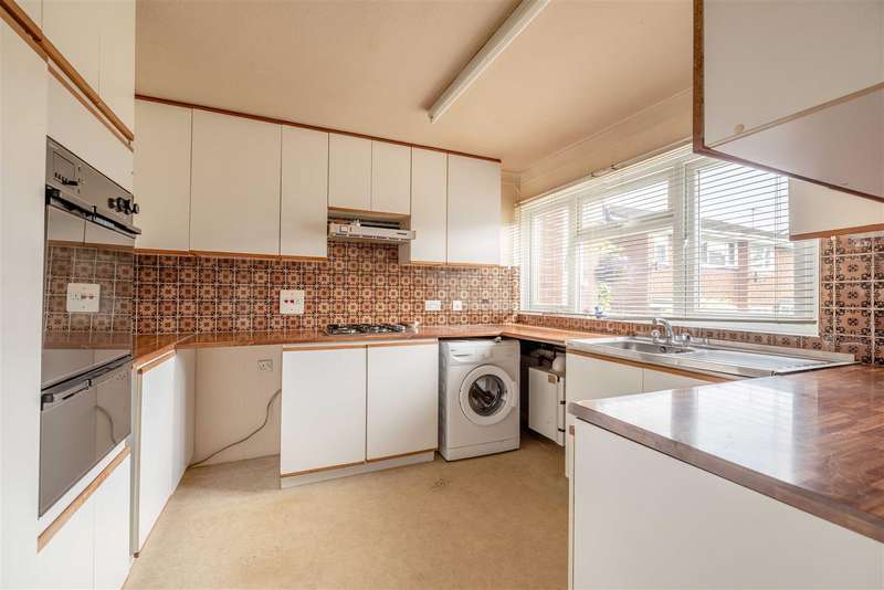 Property for Sale in Basford Way, Windsor, Sl4