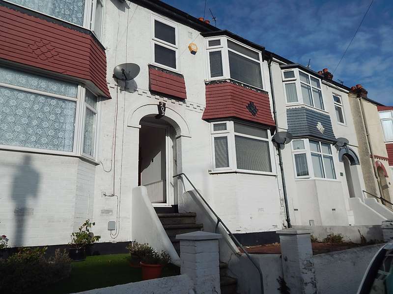 Property to rent in Rochester Street Chatham, Me4