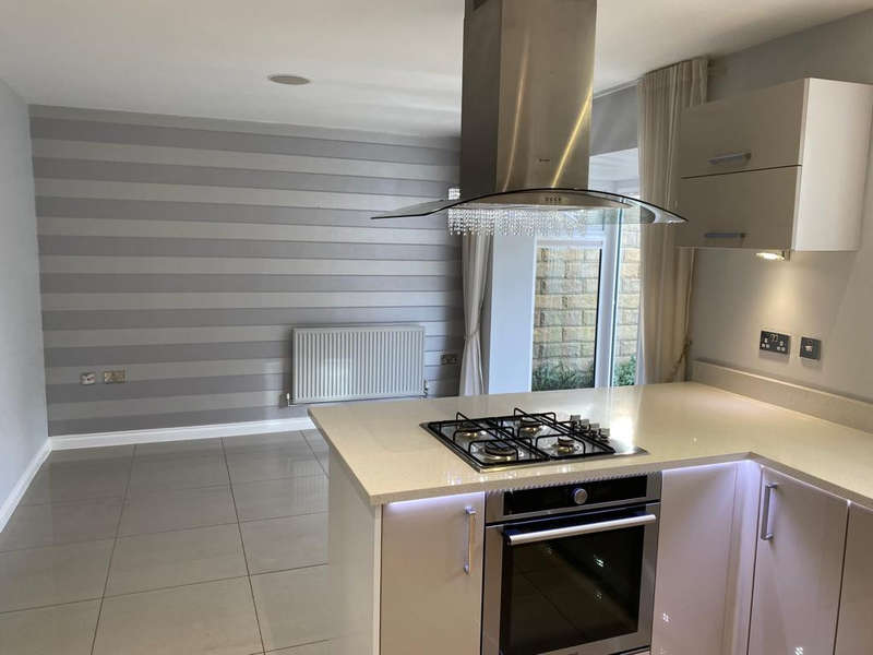 Property for Sale in Farriers Way, Huddersfield, Hd3