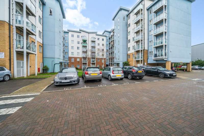 Properties for Sale in Slough, Wexham Court Slough Berkshire