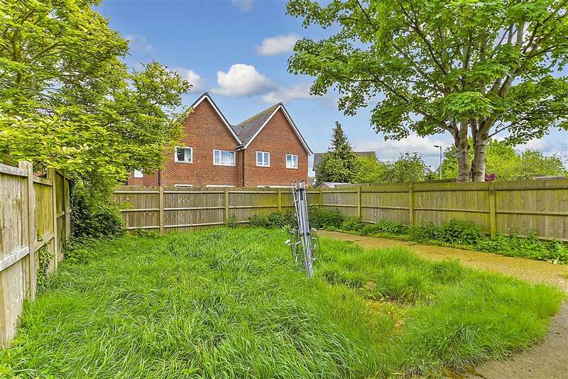 Property for Sale in Walderslade Road, Walderslade, Chatham, Kent, Me5