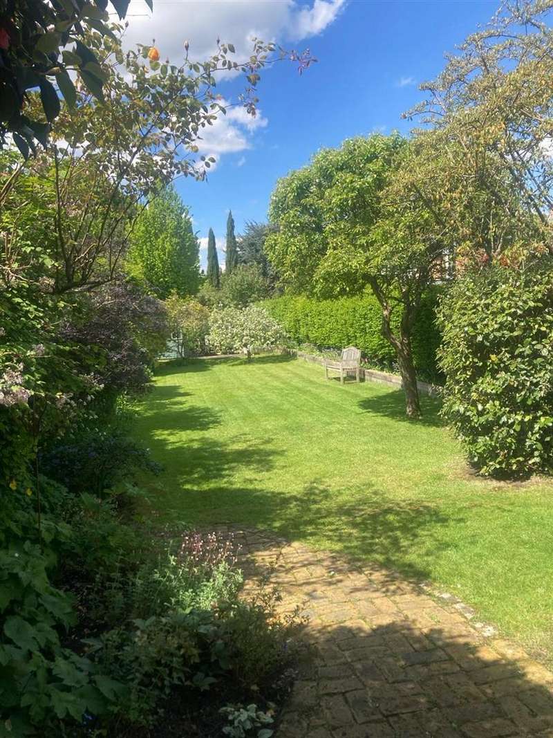 Property for Sale in Crescent Road, Kingston Upon Thames, Kt2