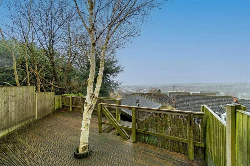 Property for Sale in Brades Close, Halesowen, B63