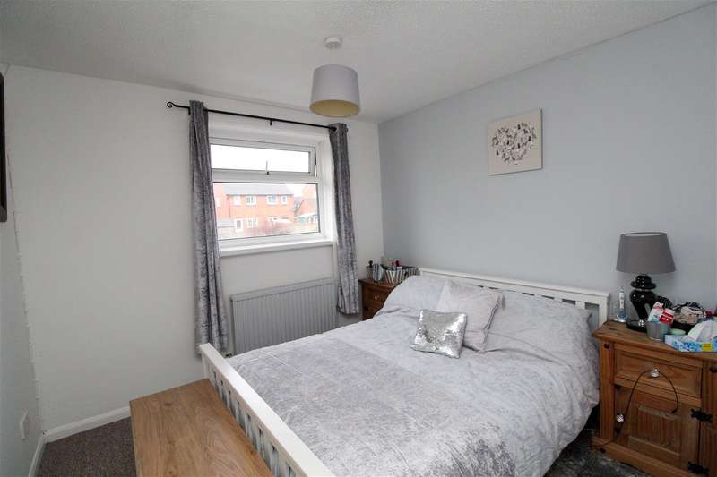 Property to rent in Chestnut Drive, Kingsteignton, Tq12