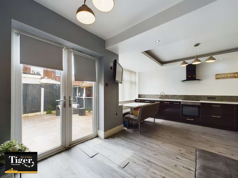 Property for Sale in Chiltern Avenue, Blackpool, Fy4