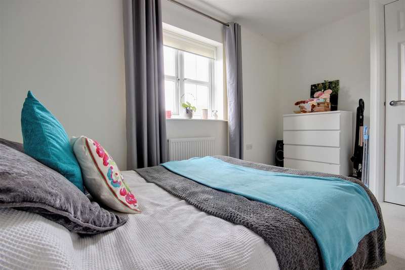 Property for Sale in Hamlet Drive, Kingswood, Hu7