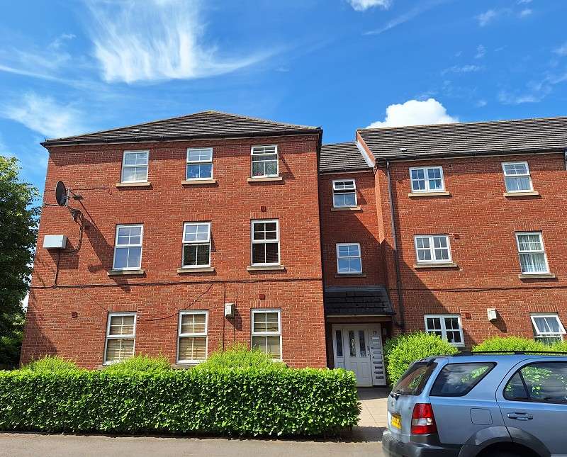 2 Bedrooms Flat for sale in Silken Court, Marlborough Road, Nuneaton, CV11