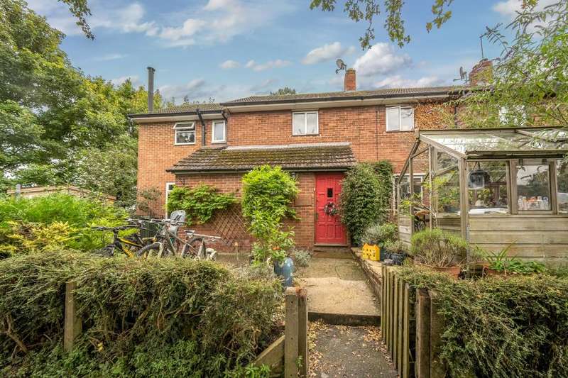 5 Bedrooms Semi Detached House