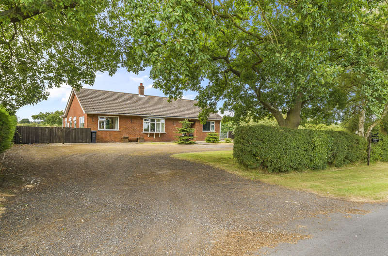3 Bedrooms Detached House for sale in Middle Rasen Lincolnshire, LN8