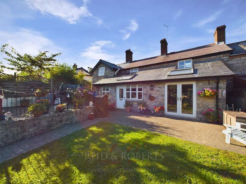 3 Bedrooms Cottage House for sale in Halkyn, CH8