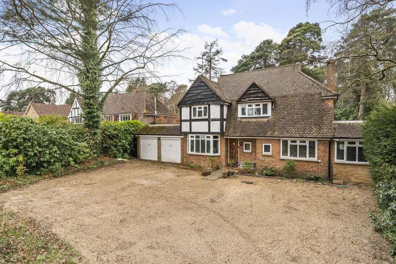 5 Bedrooms Detached House for sale in Pyford, Woking, GU22