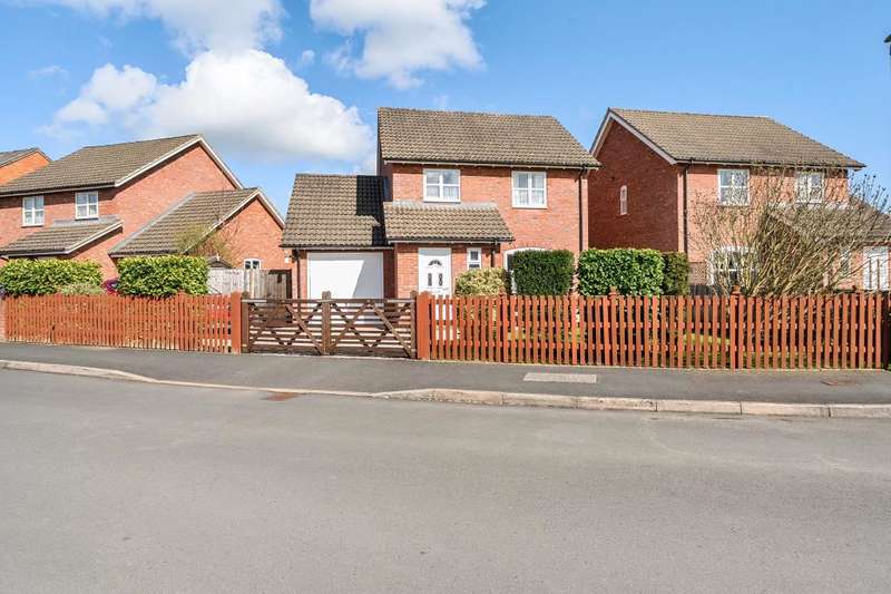 3 Bedrooms Detached House