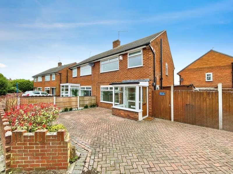 3 Bedrooms Detached House for sale in Parkfield Drive, Whitby, Ellesmere, CH65