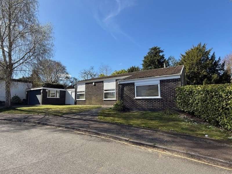 3 Bedrooms Detached Bungalow for sale in Conesford Drive, Norwich, Norfolk, NR1