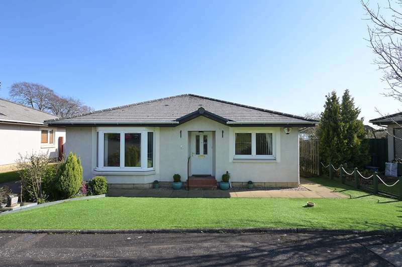 3 Bedrooms Detached House