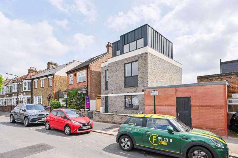 3 Bedrooms Detached House for sale in Mount Pleasant Road, Walthamstow, E17