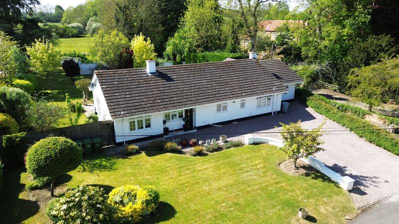 3 Bedrooms Detached Bungalow for sale in Spring Lane, Horbling, NG34