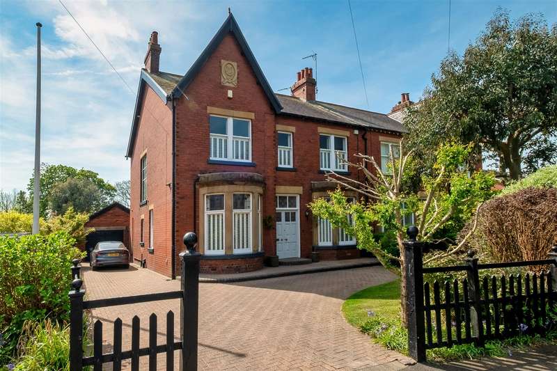 4 Bedrooms Semi Detached House for sale in Croslands Park, Barrow-in-furness, LA13