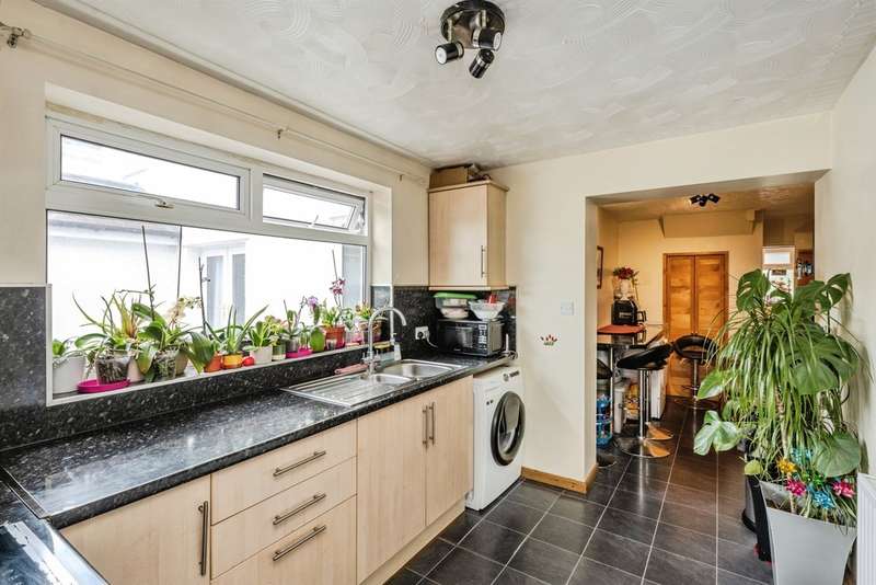 4 Bedrooms Terraced House for sale in Lon Tanyrallt, Alltwen, Swansea, SA8