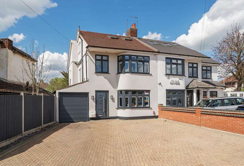 4 Bedrooms House for sale in Eastern Avenue East, Romford, Havering, RM1