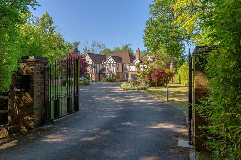 5 Bedrooms House for sale in Langshott, Horley, Surrey, RH6