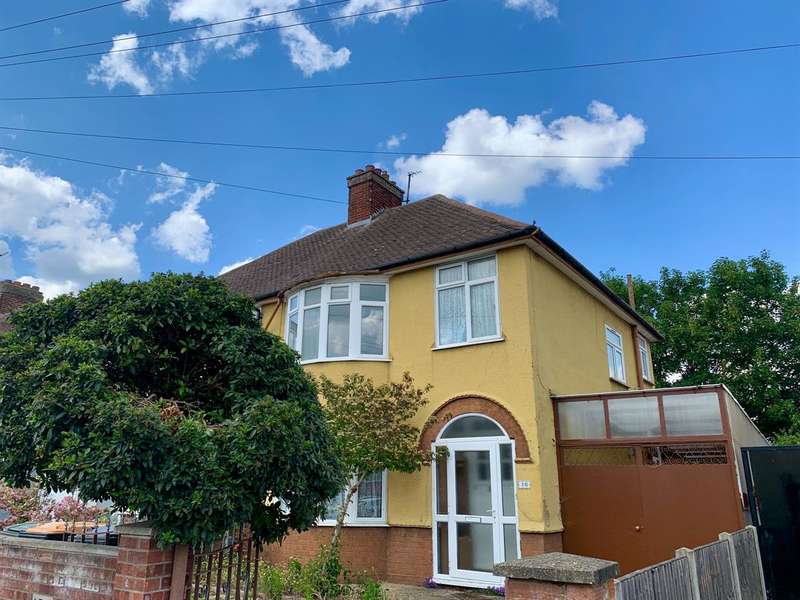 3 Bedrooms End Of Terrace House for rent in Brackley Road, Bedford, MK42