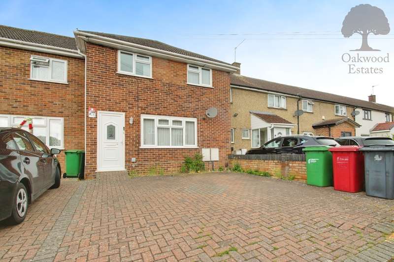 3 Bedrooms Terraced House for rent in Farm Crescent, Slough, SL2