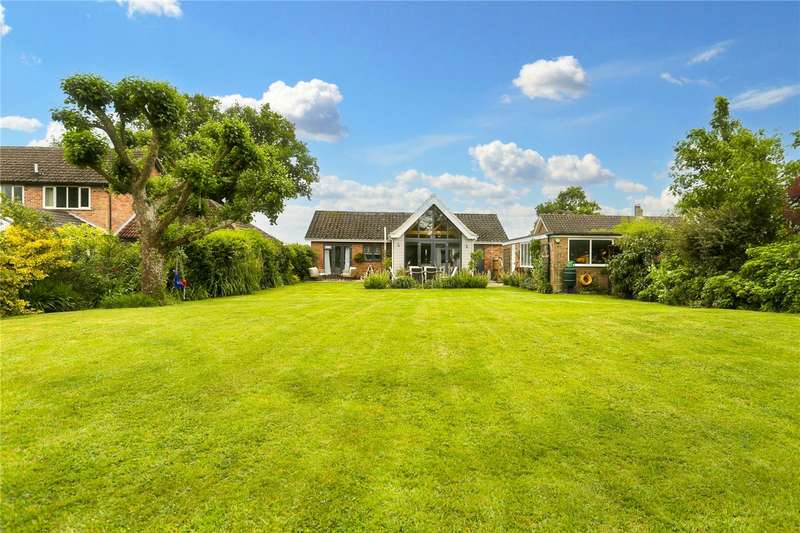 4 Bedrooms Bungalow for sale in Wymondham Road, Wreningham, Norwich, Norfolk, NR16