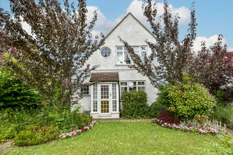 3 Bedrooms Detached House for sale in St. Albans Road, Watford, WD25