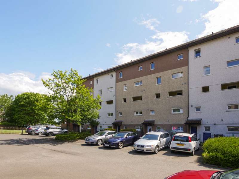 3 Bedrooms Property for rent in Speckled Wood Court, Dundee, Angus, DD4