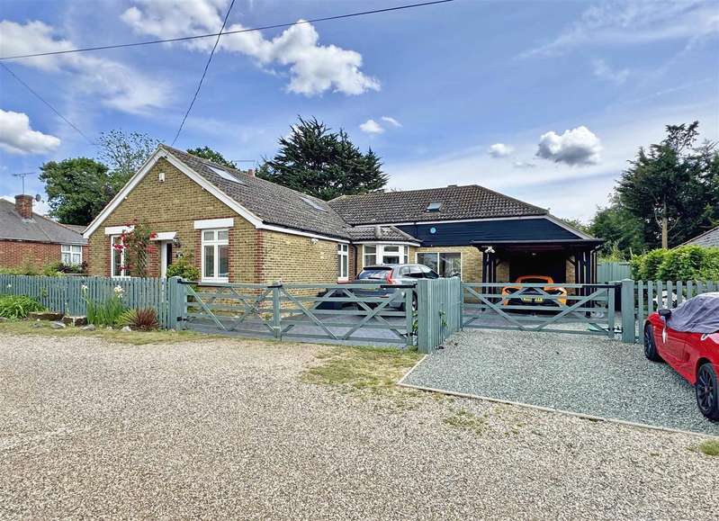 4 Bedrooms Chalet House for sale in Peverel Avenue, Hatfield Peverel, Chelmsford, CM3
