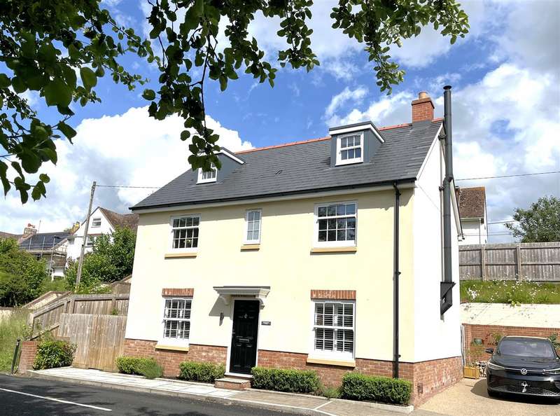 4 Bedrooms Detached House for sale in Stapleford, Salisbury, SP3