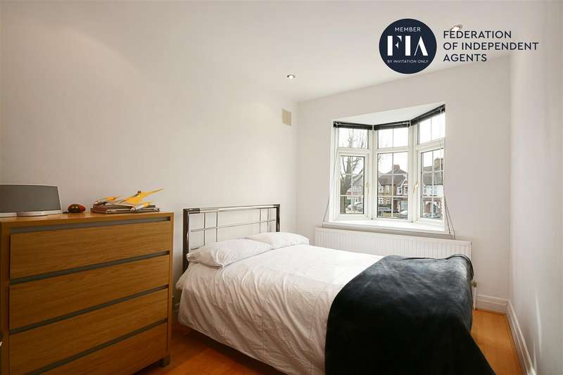Property for Sale in Oaklands Avenue, Isleworth, Tw7