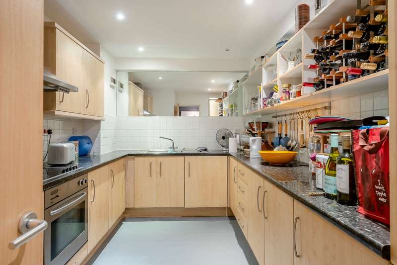 Property for Sale in Neptune Square, Ipswich, Suffolk, Ip4