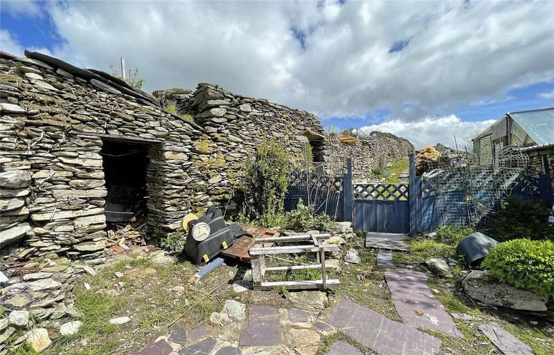 Property for Sale in Cilgwyn, Carmel, Caernarfon, Gwynedd, Ll54