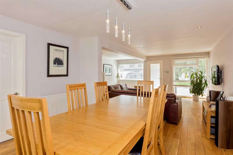 Property for Sale in Gresford Close, St Albans, Al4