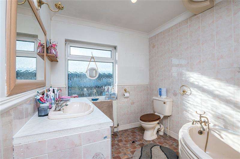 Property for Sale in New Road, Great Wakering, Ss3