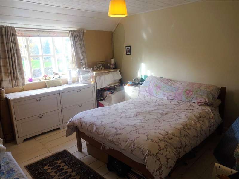 Property for Sale in Yew Tree View, Llandyssil, Montgomery, Powys, Sy15