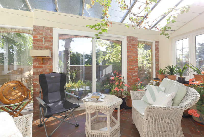 Property for Sale in Ridgeway Lane, Lymington, Hampshire, So41